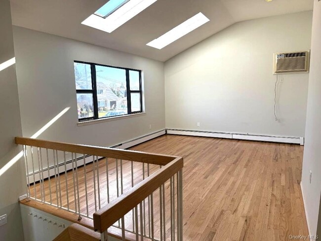 Building Photo - 3 Midwood Ave