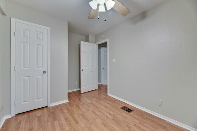 Building Photo - 2712 Whitis Ave