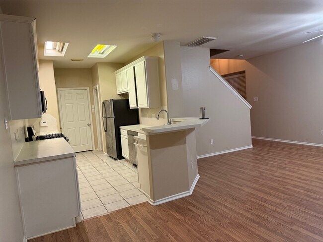 Building Photo - 43 Blue Creek Pl