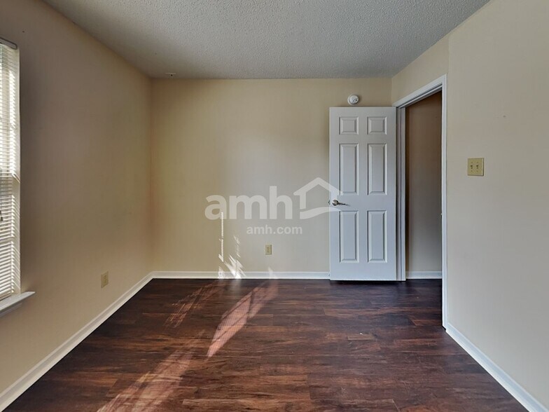 Building Photo - 6622 W Jefferson Ct