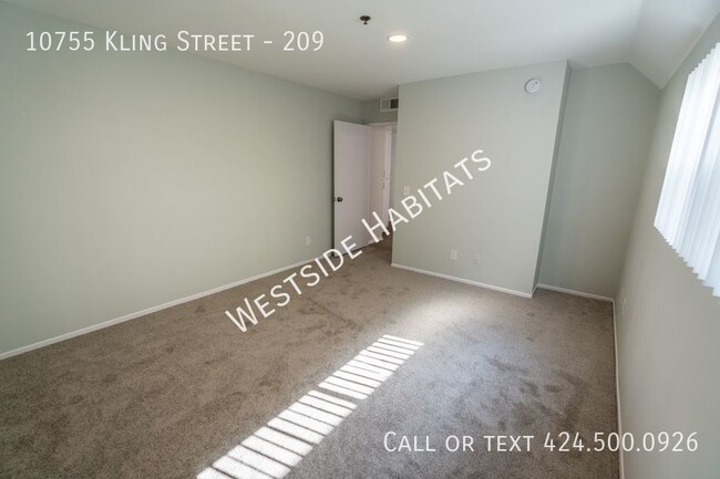 Building Photo - 10755 Kling St