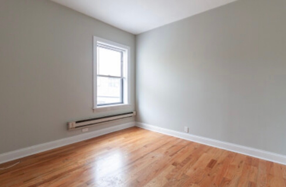 Building Photo - 3723 N Pine Grove Ave