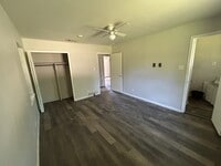Building Photo - 1300 Timberlake Cir