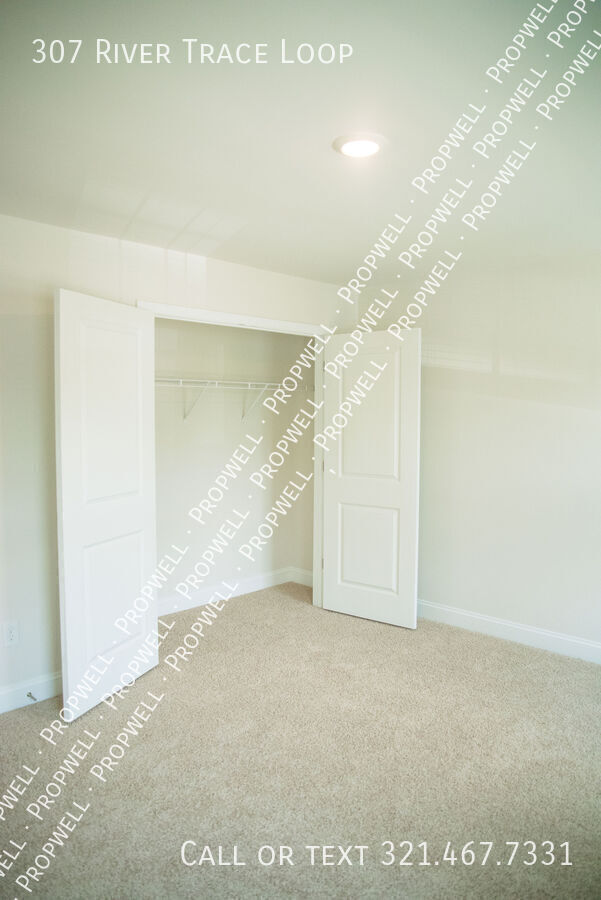 Building Photo - 307 River Trce Lp