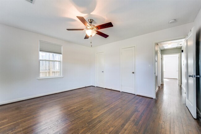 Building Photo - 4502 Brookwoods Dr