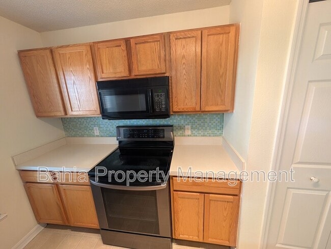 Building Photo - 4656 Ashburn Square Dr