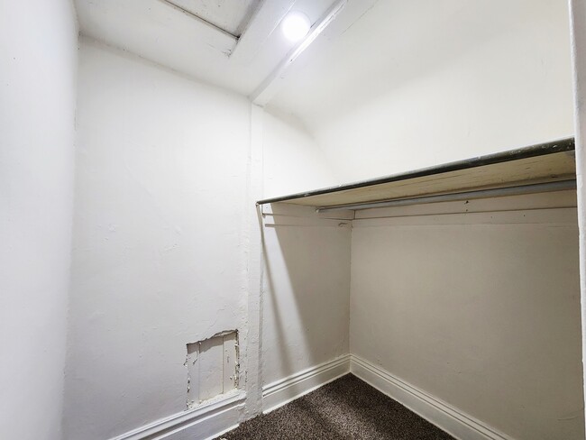 Building Photo - 1032 Lincoln St