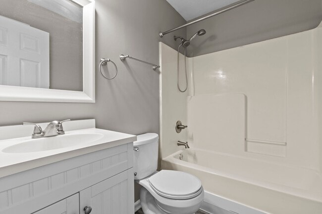 Building Photo - Spacious Cove Springs 3 & 4 Bedrooms