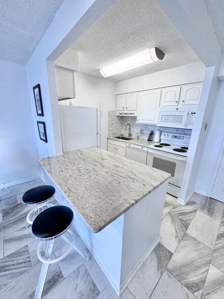 Building Photo - 303 Atlantic Ave