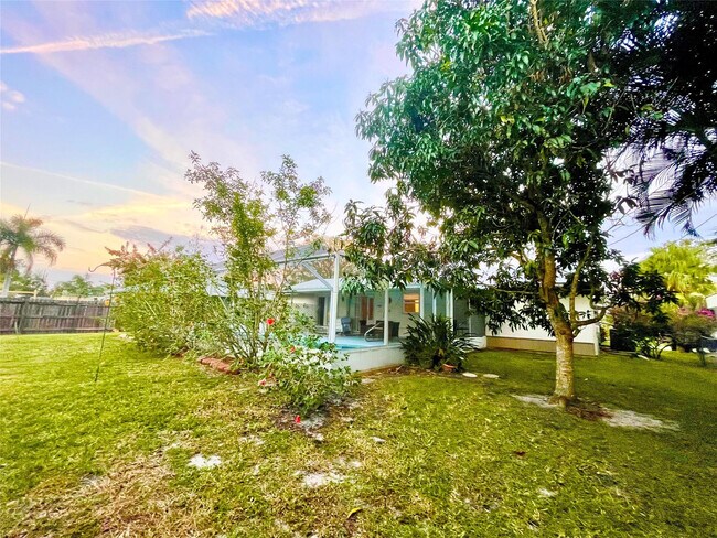 Building Photo - 1150 SW Jumper St