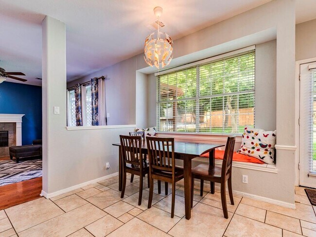 Building Photo - 5847 Back Bay Ln