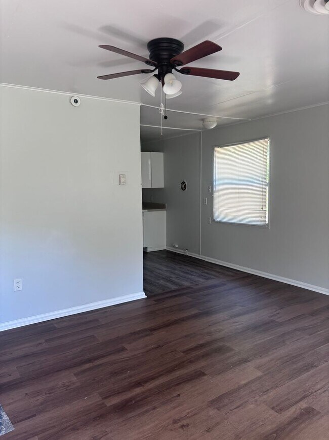 Building Photo - Single-family rental
