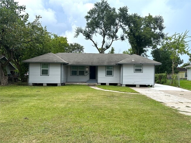 Primary Photo - 10514 Oswego St