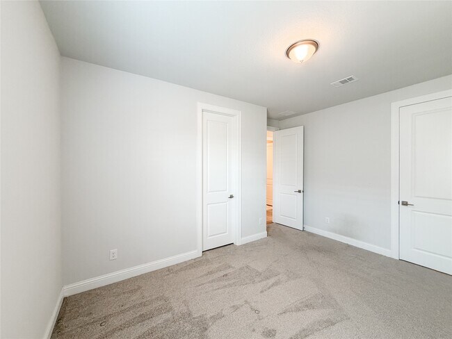 Building Photo - 13203 Wood Leaf Pk