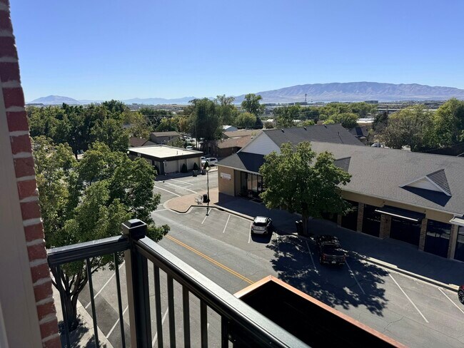 Building Photo - 67 S Main St