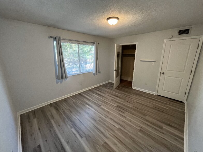 Building Photo - 507 NW 39th Rd