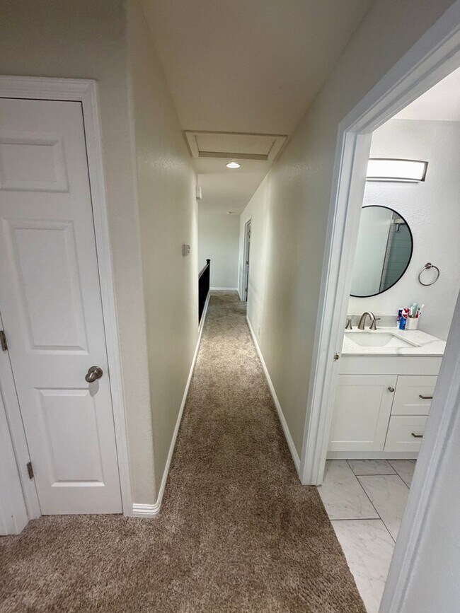 Building Photo - Spacious 6-bedroom, 2.5-bathroom home in Chandler, Welcome to the family friendly community of Su...