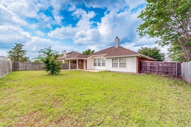 Building Photo - 123 Hackberry Trail
