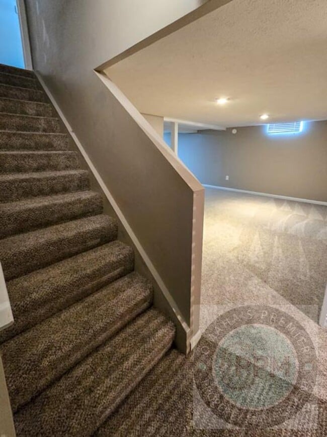 Building Photo - Beautiful 4 Bed 2 Bath Millard Home