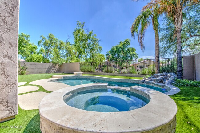Building Photo - 4564 S Maverick Ct