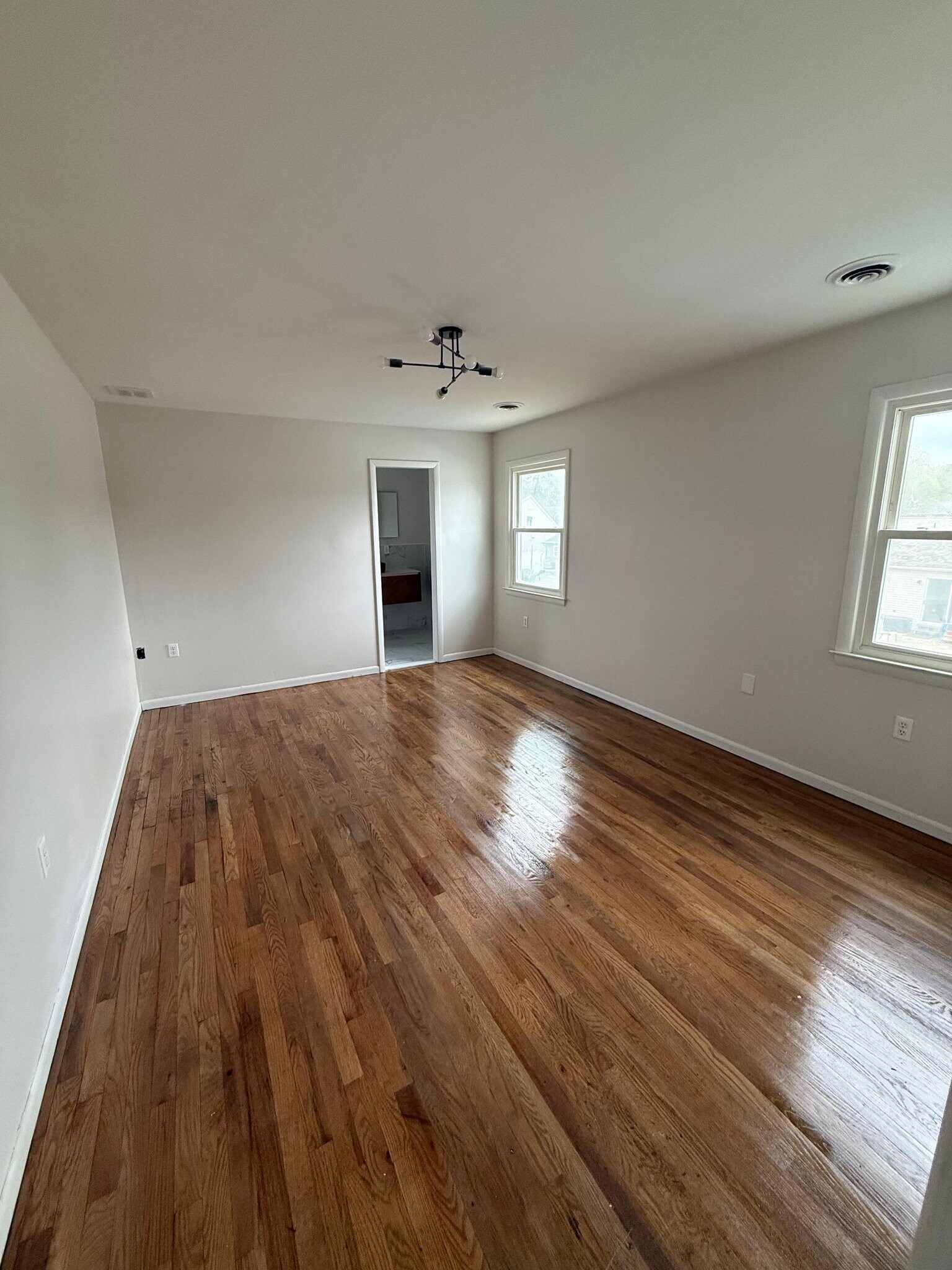 Building Photo - 1221 Windward Ave