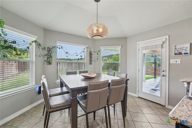 Building Photo - 3303 Vineyard Trail