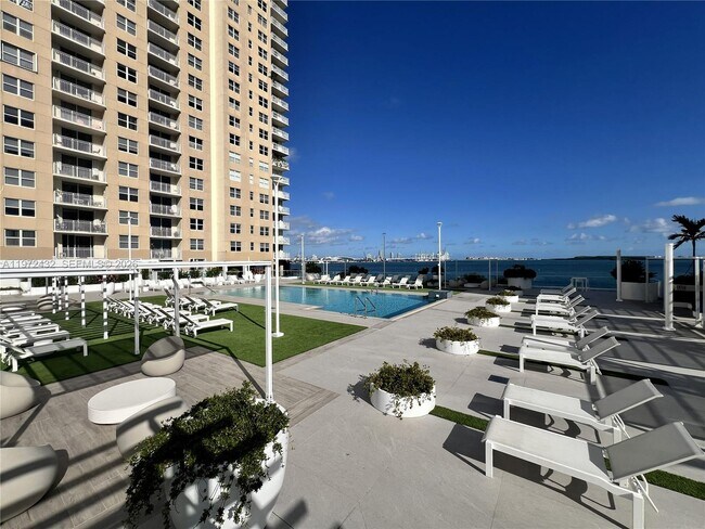 Building Photo - 770 Claughton Island Dr