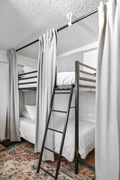 Building Photo - 936 Santa Cruz Rd