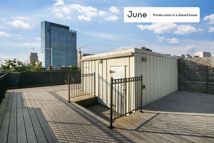 Building Photo - Room in Shared 2 bed/1 bath home