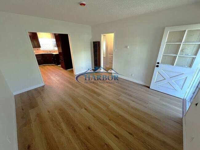 Building Photo - 10019 Felton Ave