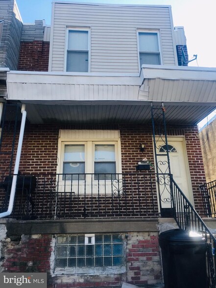 Building Photo - 2061 Wilmot St
