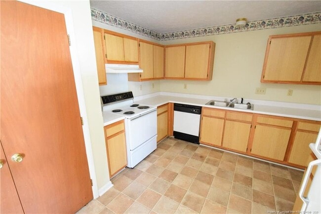 Building Photo - 2029 Glenwick Dr