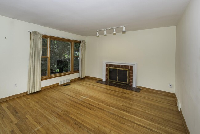 Building Photo - 1616 Morton Ave