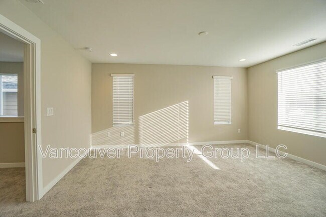 Building Photo - 721 NW 178th Wy