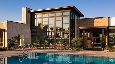 Building Photo - 71 Einstein-