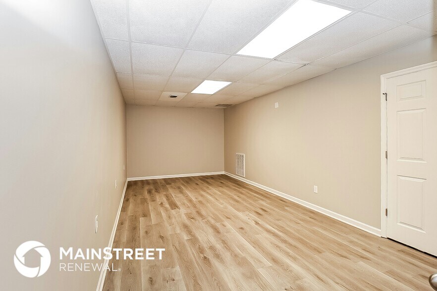 Building Photo - 1298 Railroad Dr