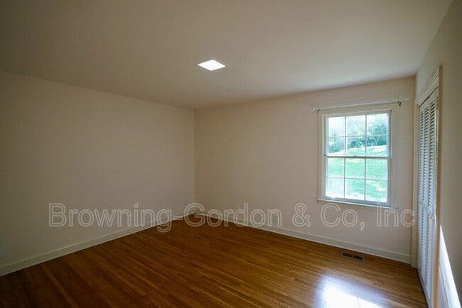 Building Photo - 5345 Green Valley Ct
