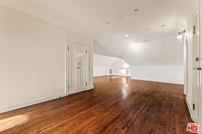 Building Photo - 602 11th St