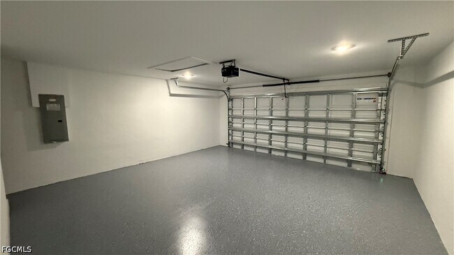 Building Photo - 1424 NE 37th St
