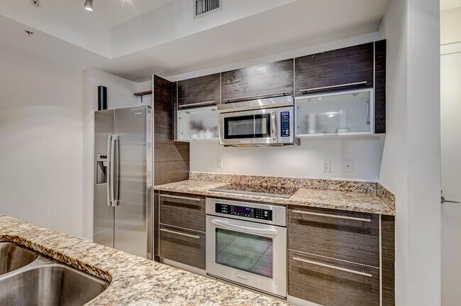 Building Photo - 550 Okeechobee Blvd