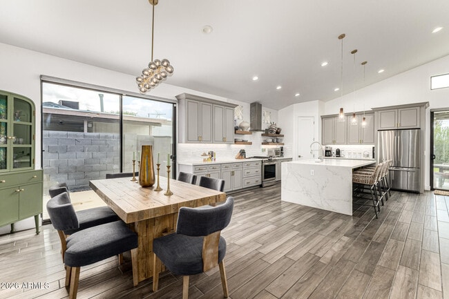 Building Photo - 1831 E Montecito Ave