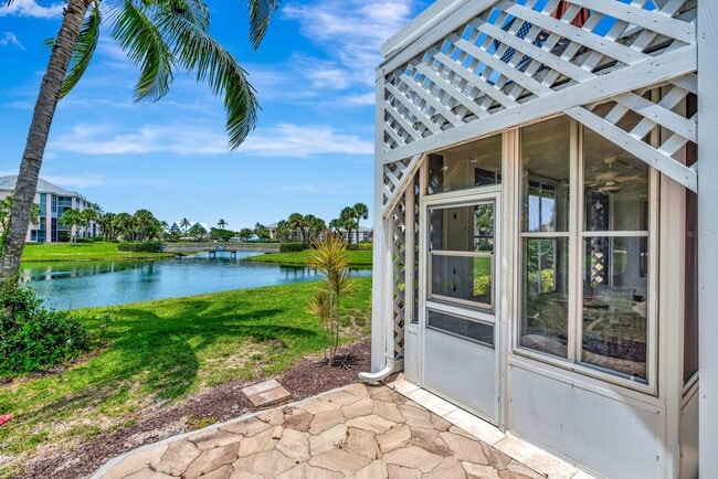 Building Photo - 353 S US Hwy 1