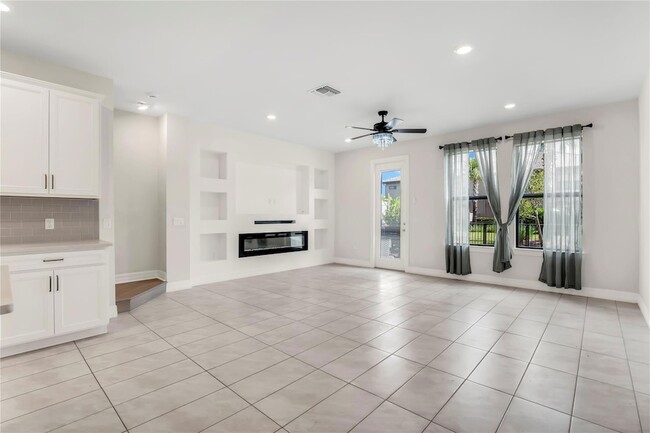 Building Photo - 4828 Chantilly Rd