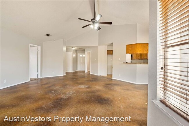 Building Photo - 1108 Peach Tree Cove