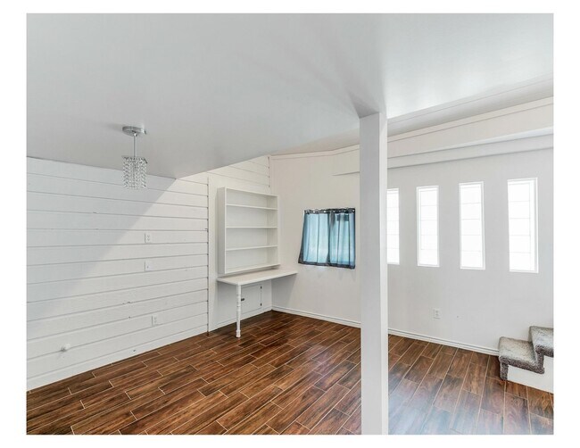 Building Photo - 13902 Paradise Valley Dr