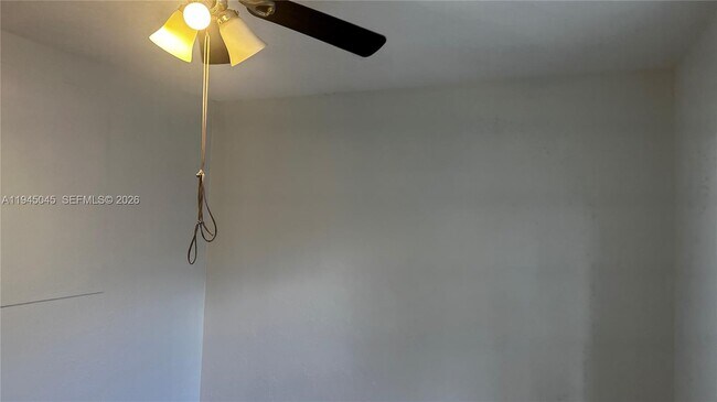 Building Photo - 732 Moffett St