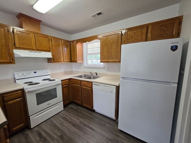 Building Photo - 144 Horse Shoe Bend