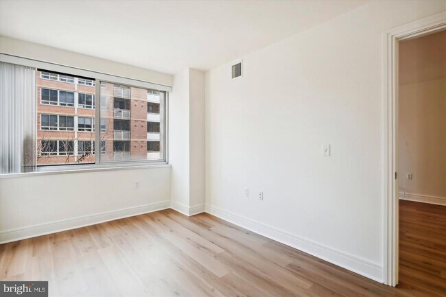 Building Photo - 800 4th St SW