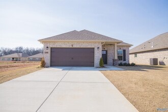 Building Photo - 12605 Juniors Dr