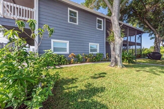 Building Photo - 9901 Bay Dr